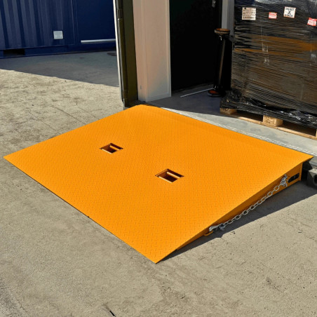 Mobile container loading ramp for sale in the United Kingdom | Industrial loading solutions